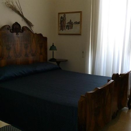 לינה וארוחת בוקר לצ'ה La Terrazza מראה חיצוני תמונה