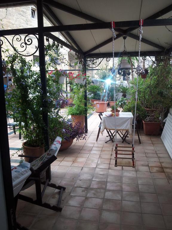 לינה וארוחת בוקר לצ'ה La Terrazza חדר תמונה
