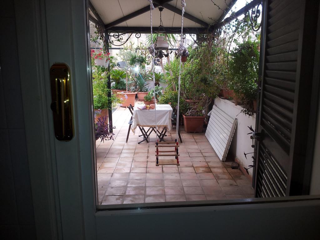 לינה וארוחת בוקר לצ'ה La Terrazza חדר תמונה